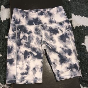 High-Rise Cloud Print Active Bike Shorts